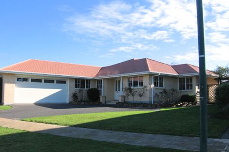 Photo of property in 5 Clearview Drive, Milson, Palmerston North, 4414
