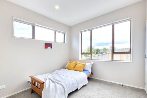 Photo of property in 6a St Catherine Crescent, West Harbour, Auckland, 0618