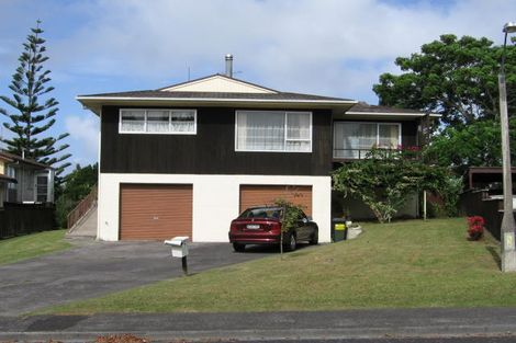 Photo of property in 7 Jenelin Road, Glendene, Auckland, 0602