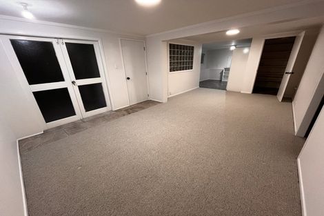 Photo of property in 17 Highland Avenue, Titirangi, Auckland, 0604