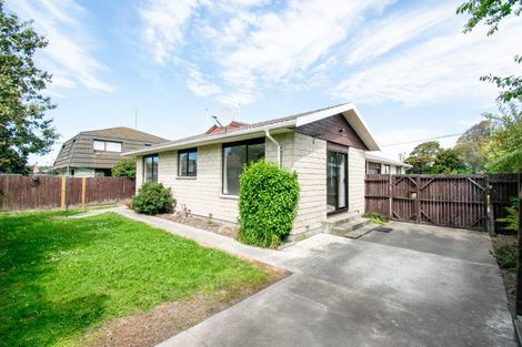 Photo of property in 2/115 Prestons Road, Redwood, Christchurch, 8051