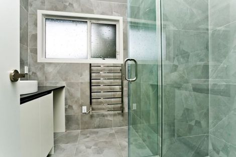 Photo of property in 7 Bryers Place, Bayview, Auckland, 0629