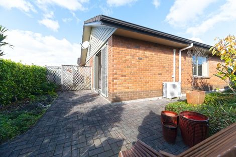 Photo of property in Waimanu Bay Village, 32/1 Piriti Drive, Te Atatu Peninsula, Auckland, 0610