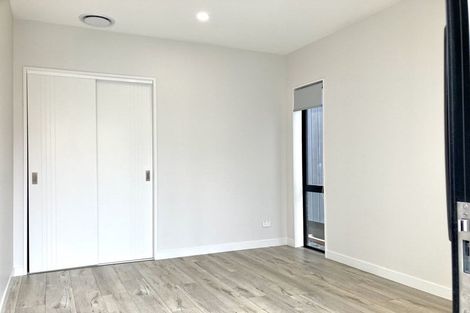 Photo of property in 32 Pilot Drive, Hobsonville, Auckland, 0616