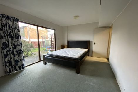 Photo of property in 2/22 Tui Glen Road, Birkenhead, Auckland, 0626