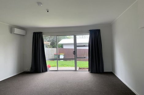 Photo of property in 3/11 Alston Avenue, Kelston, Auckland, 0602