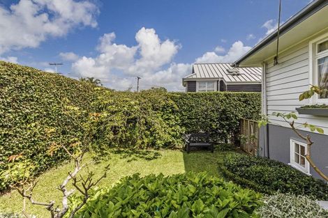 Photo of property in 1/41 East Coast Road, Milford, Auckland, 0620