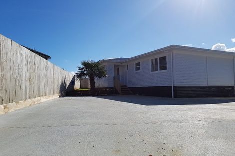 Photo of property in 25 Holland Street, Pukekohe, 2120