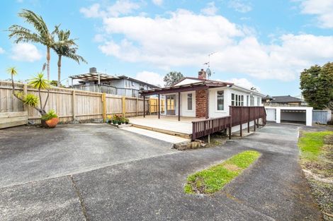 Photo of property in 114 Edmonton Road, Henderson, Auckland, 0612