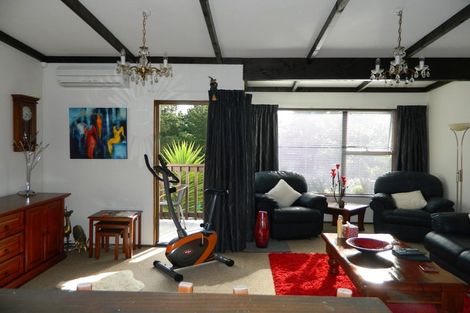 Photo of property in 2/9 Ash Grove, Ranui, Porirua, 5024