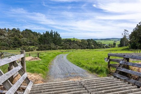 Photo of property in 369 Mangakura Road, Helensville, 0875