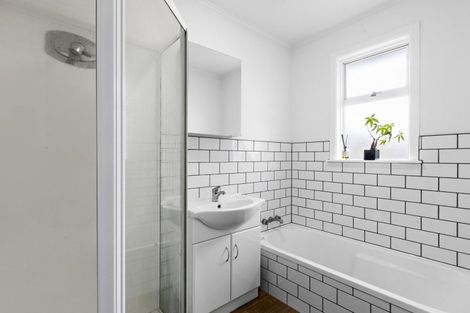 Photo of property in 98 King Street, Taradale, Napier, 4112