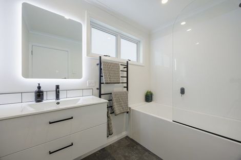Photo of property in 49 Meeanee Road, Taradale, Napier, 4112