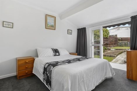 Photo of property in 48 Tiroroa Avenue, Te Atatu South, Auckland, 0610