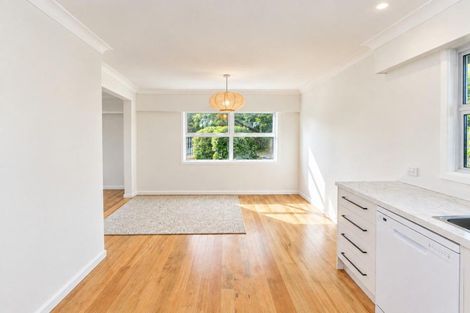 Photo of property in 86 Carrington Street, Lower Vogeltown, New Plymouth, 4310