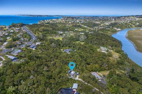 Photo of property in 12 Chenery Road, Red Beach, 0932