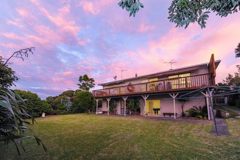 Photo of property in 30 Realm Place, Massey, Auckland, 0614