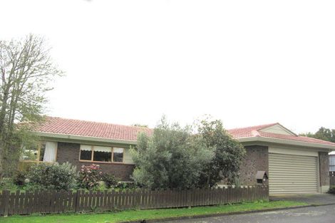 Photo of property in 10 Crestlands Place, Papakura, 2110