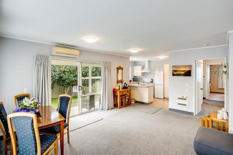 Photo of property in 2/2 Anzac Avenue, Onekawa, Napier, 4110