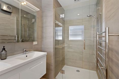 Photo of property in 11 Hilltop Lane, Mount Pleasant, Christchurch, 8081