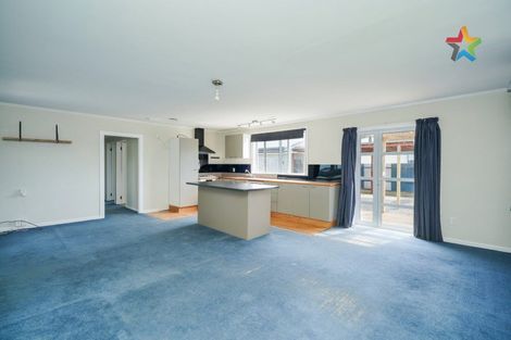 Photo of property in 30 Kilmarnock Street, Wallacetown, 9816