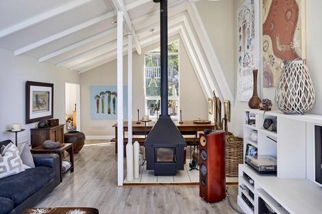 Photo of property in 3 Kenef Road, Paremata, Porirua, 5024