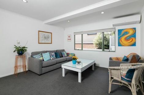 Photo of property in 4b Sunbrae Grove, Mount Maunganui, 3116