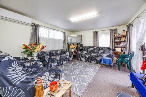 Photo of property in 2/22 Norrie Smith Avenue, Flat Bush, Auckland, 2023