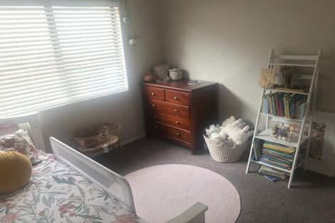 Photo of property in 2/95 Hobsonville Road, West Harbour, Auckland, 0618