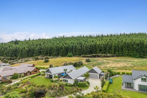 Photo of property in 70 Forest Heights, Wanaka, 9305