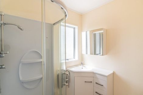 Photo of property in 5 Freyberg Crescent, Waikanae Beach, Waikanae, 5036