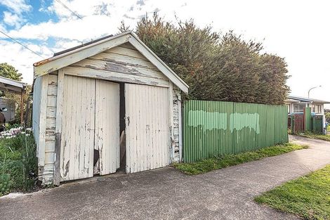 Photo of property in 2 Alma Road, Gonville, Whanganui, 4501
