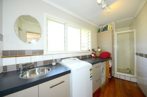 Photo of property in 334 Memorial Avenue, Burnside, Christchurch, 8053