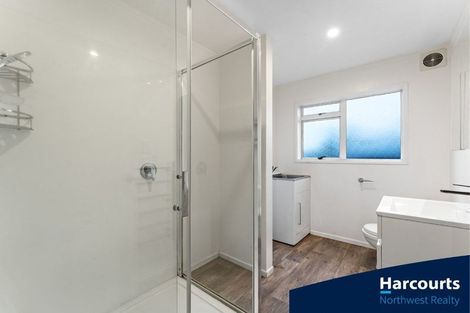 Photo of property in 188 Waimumu Road, Massey, Auckland, 0614