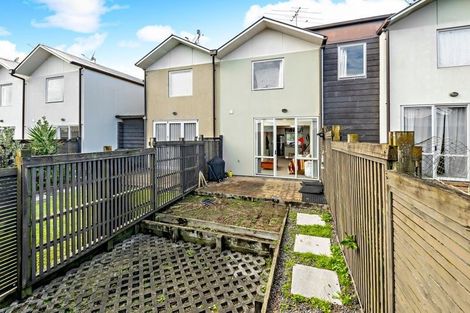 Photo of property in 12 Opito Way, East Tamaki, Auckland, 2013