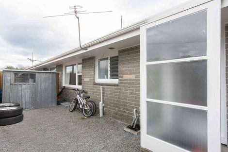 Photo of property in 2/9 Curletts Road, Sockburn, Christchurch, 8042