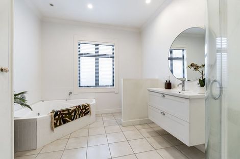 Photo of property in 12 Richmond Street, Fitzroy, New Plymouth, 4312