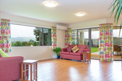 Photo of property in 27 Carrington Drive, Carterton, 5713