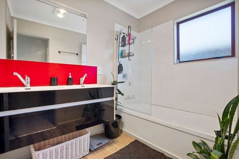 Photo of property in 28b Dingadee Street, Welcome Bay, Tauranga, 3112