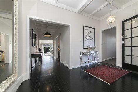 Photo of property in 2 Alice Street, Riverhead, 0820