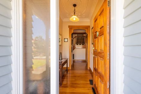 Photo of property in 47 Waiwaka Terrace, Strandon, New Plymouth, 4312