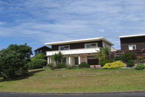 Photo of property in 2/1 Willis Street, Torbay, Auckland, 0630