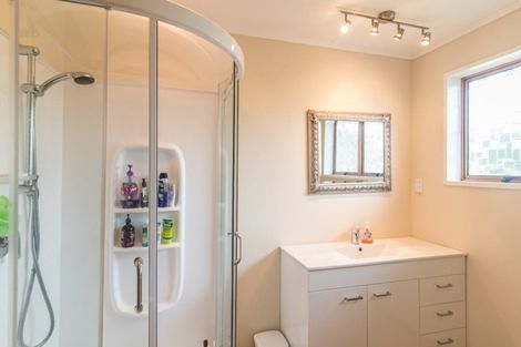 Photo of property in 29 Frimley Terrace, Waikanae Beach, Waikanae, 5036