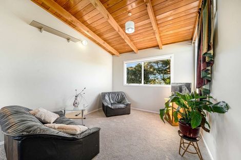 Photo of property in 46a Farquhar Road, Glendene, Auckland, 0602