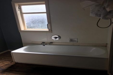 Photo of property in 42 Hussey Street, Waverley, 4510