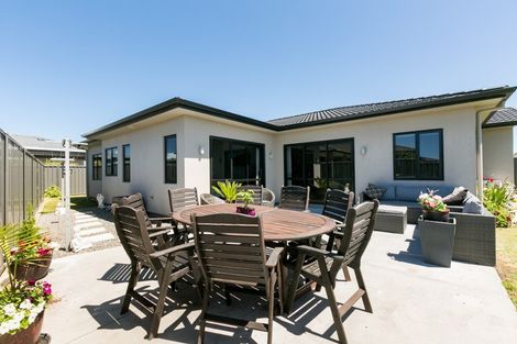 Photo of property in 15 Hawea Place, Poraiti, Napier, 4112