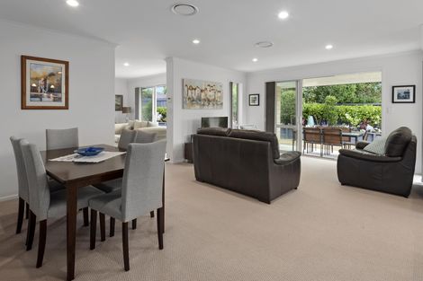 Photo of property in 160b One Tree Point Road, One Tree Point, 0118