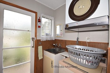 Photo of property in 14 Moana Road, Tinopai, 0593