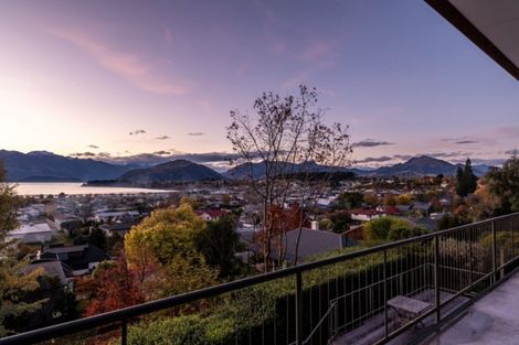 Photo of property in 7 Botting Place, Wanaka, 9305