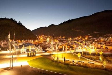 Photo of property in Oxleys Rock Apartments, 204/6 London Quay, Picton, 7220